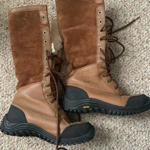 UGG Australia Women's Lace Up Mid Calf Size 6